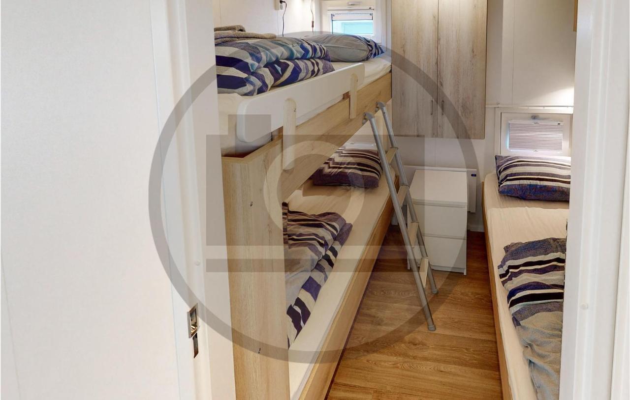 Stunning Ship In Aalsmeer With Kitchen Buitenkant foto